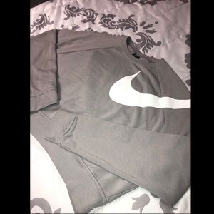 **SOLD**Nike Crop Sweatshirt